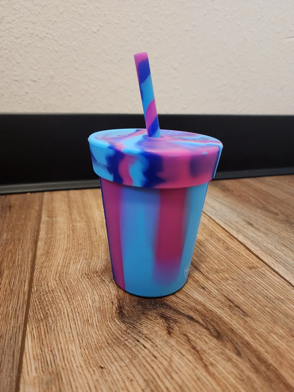 Silipint - 8oz Silicone Tumbler with Straw and Lid – NEW